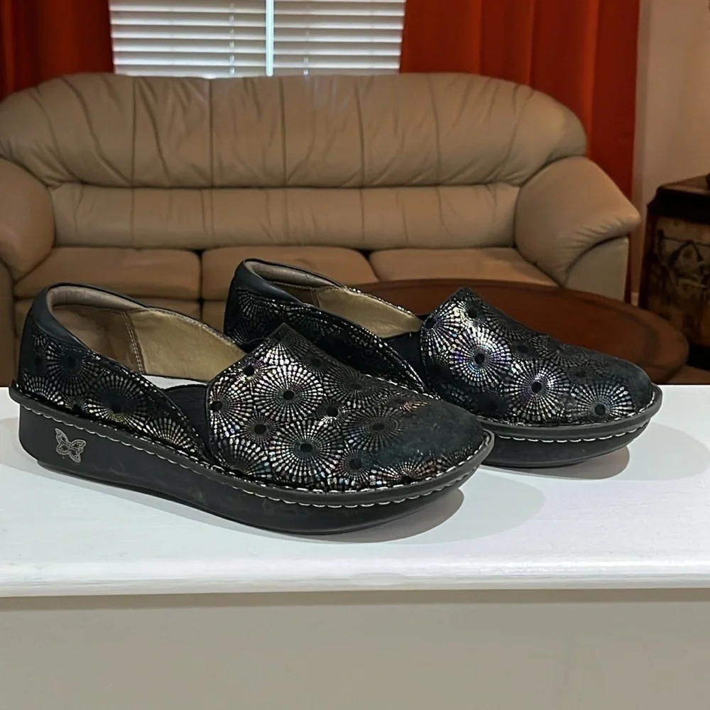 Algeria Women’s Debra Slip On Comfort Shoe Aloha White EUR Size 41